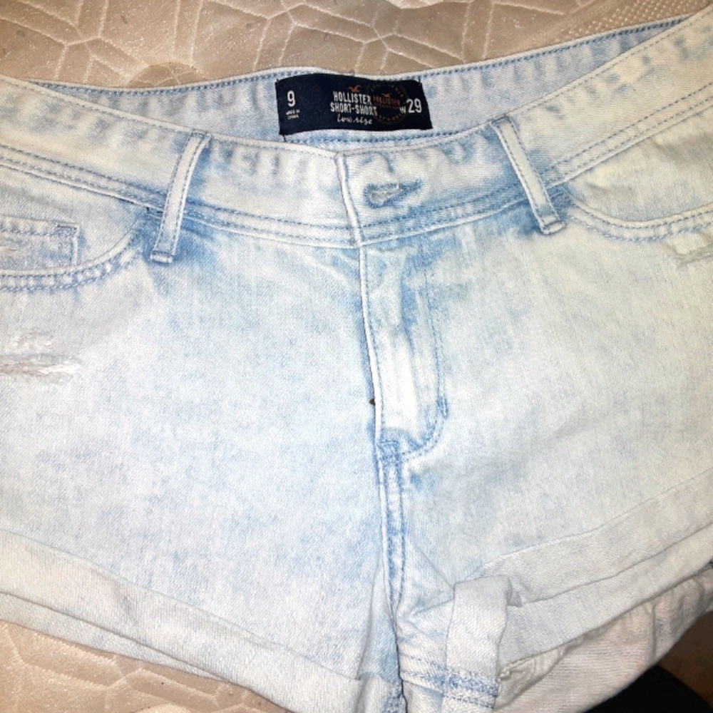 Size 9 Hollister shorts